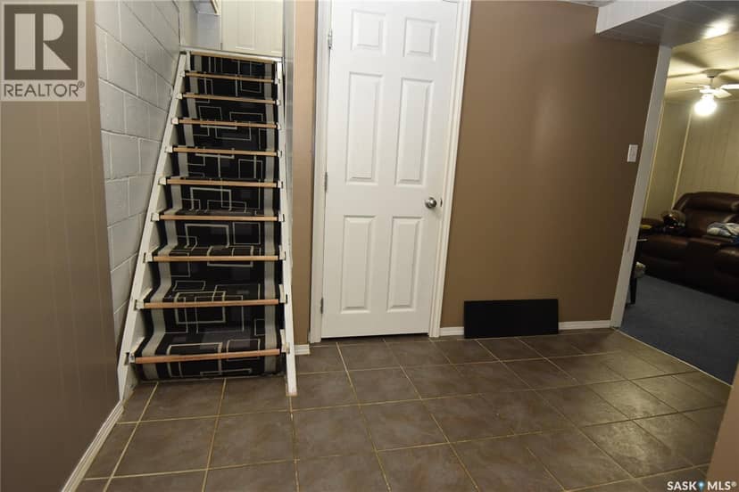 415 8th AVENUE W — photo 17 of 33