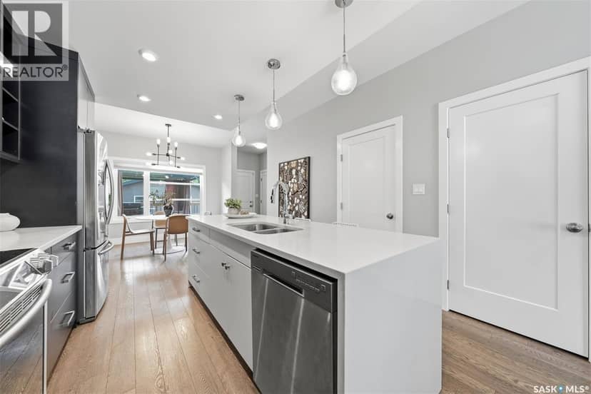 1513 Prince Of Wales AVENUE — photo 12 of 40