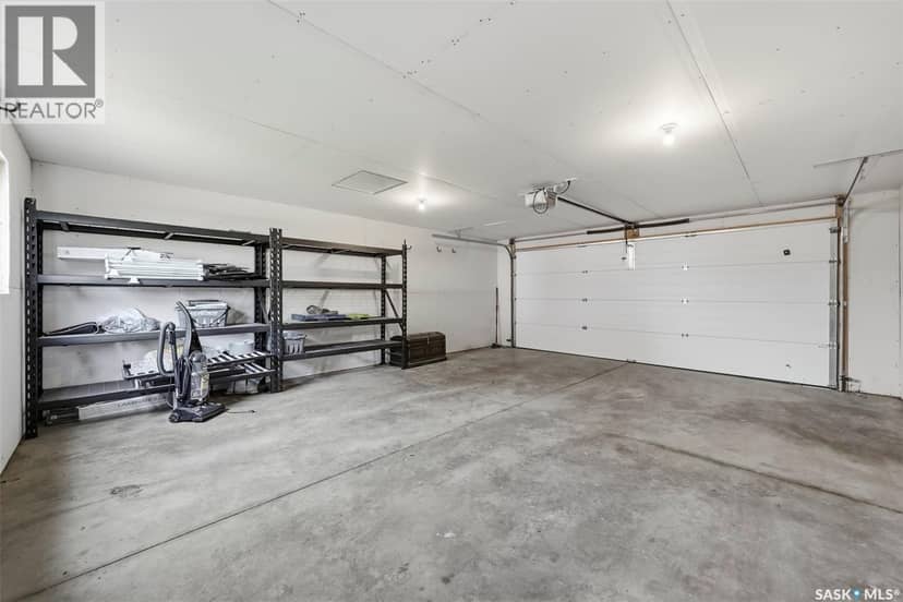 1513 Prince Of Wales AVENUE — photo 34 of 40