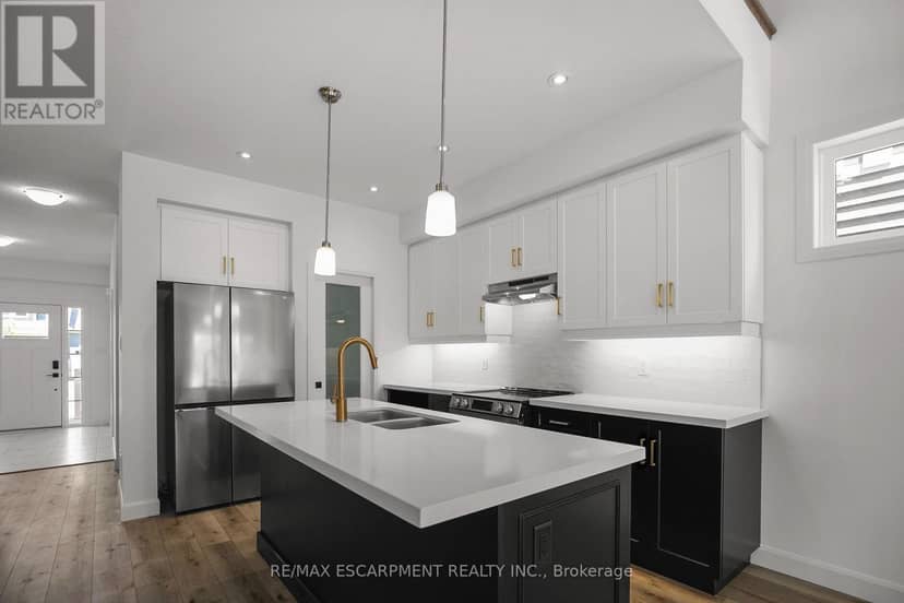 26 Beachwalk Crescent — photo 12 of 40
