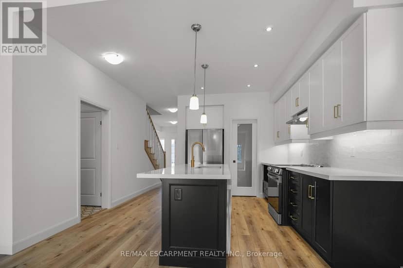 26 Beachwalk Crescent — photo 13 of 40