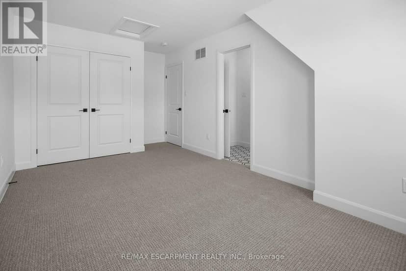 26 Beachwalk Crescent — photo 33 of 40