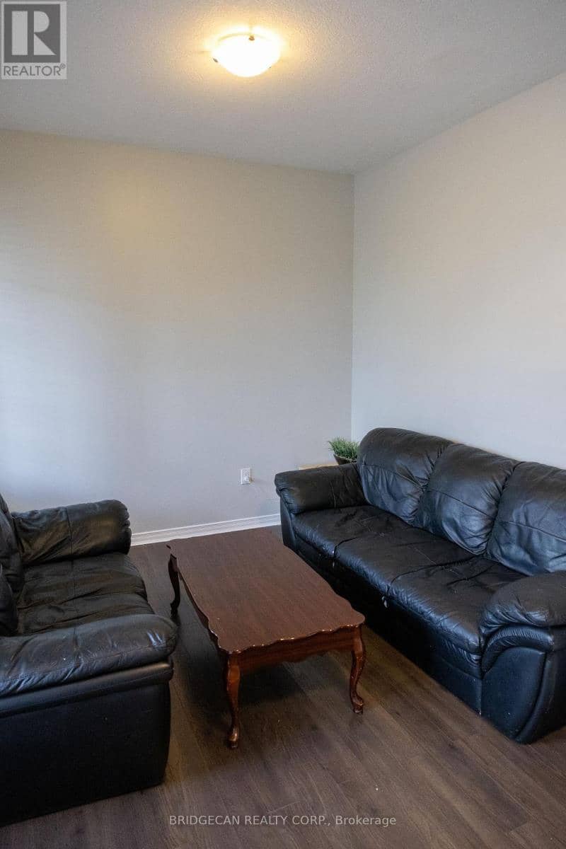 20 Gillespie Drive, Brantford, photo 4