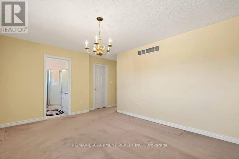 13 Chianti Crescent — photo 16 of 31