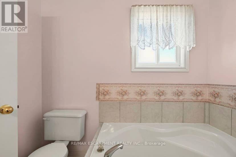 13 Chianti Crescent — photo 20 of 31