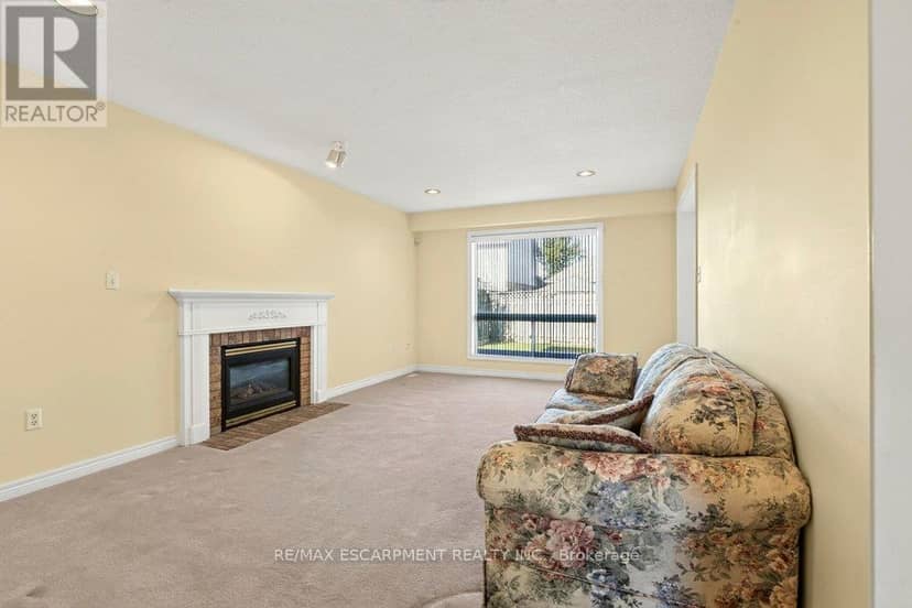 13 Chianti Crescent — photo 9 of 31