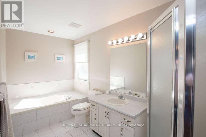 7 Falconridge Drive — photo 22 of 38