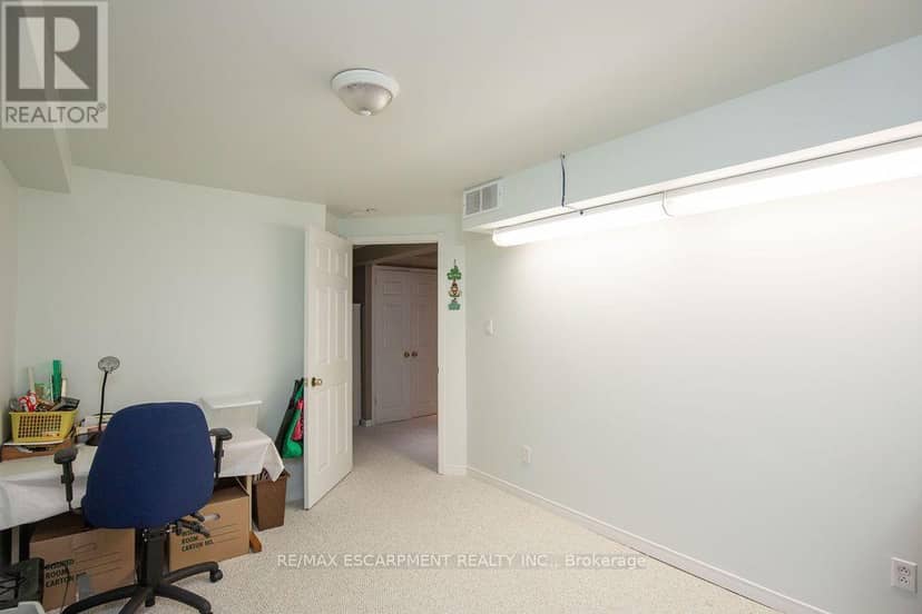 7 Falconridge Drive — photo 33 of 38