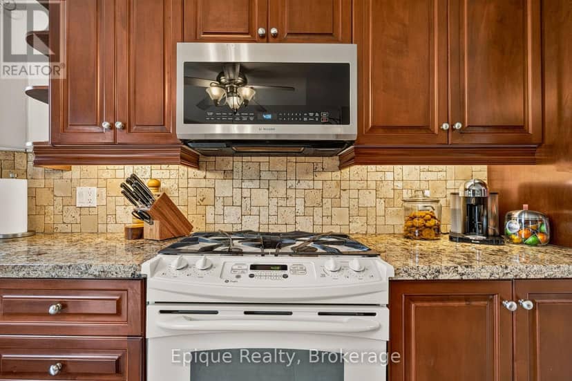 184 Locheed Drive — photo 10 of 40