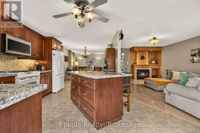 184 Locheed Drive — photo 11 of 40