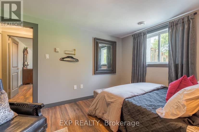 150 Bayview Drive — photo 35 of 40