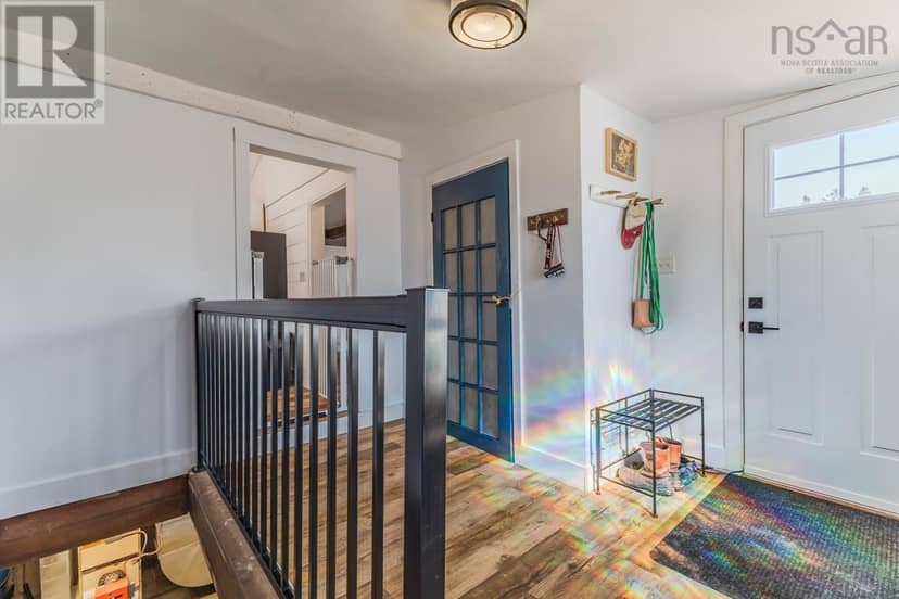 239 LITTLE DYKE Road — photo 4 of 40