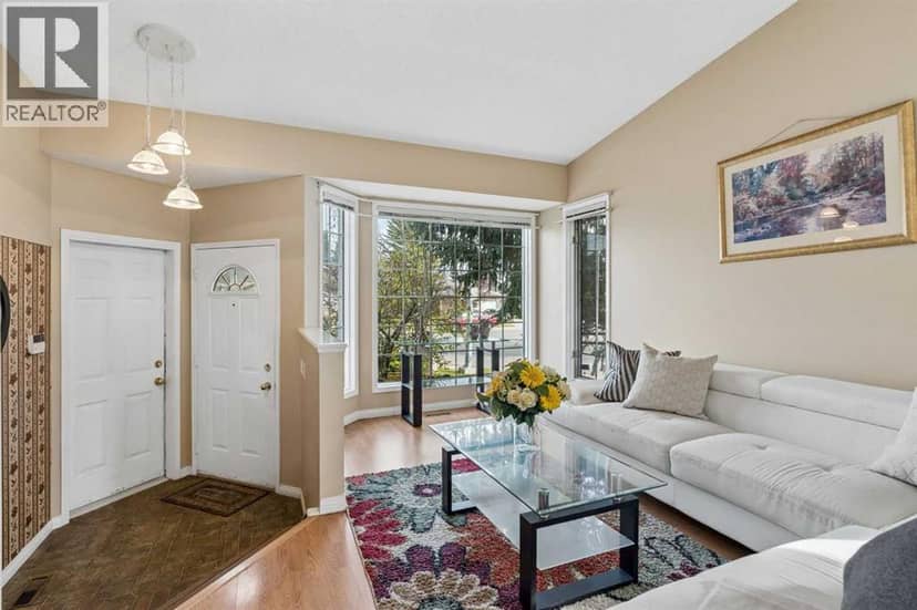 525 Shawinigan Drive SW, Calgary, photo 4