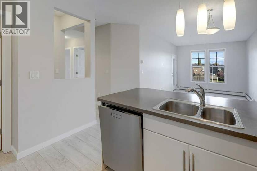 307, 207 Sunset Drive — photo 9 of 33
