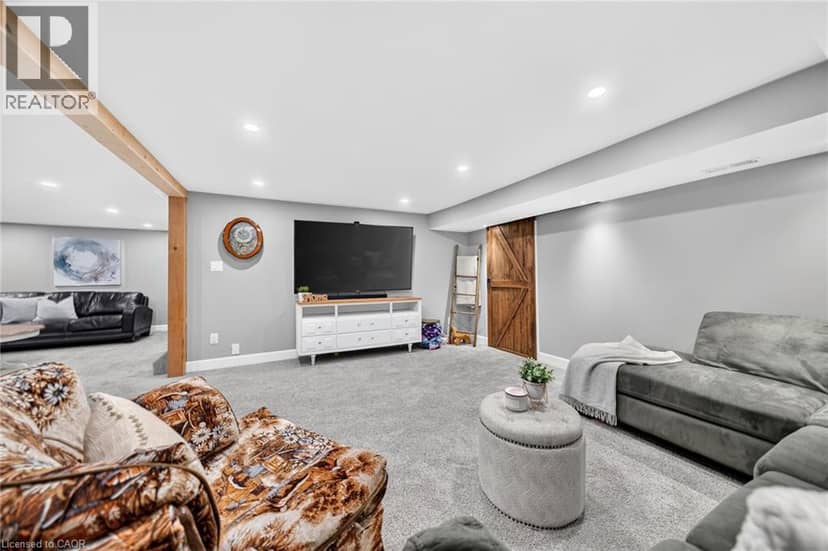 225 MACCRAE Drive — photo 35 of 40