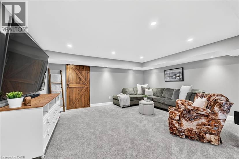 225 MACCRAE Drive — photo 32 of 40
