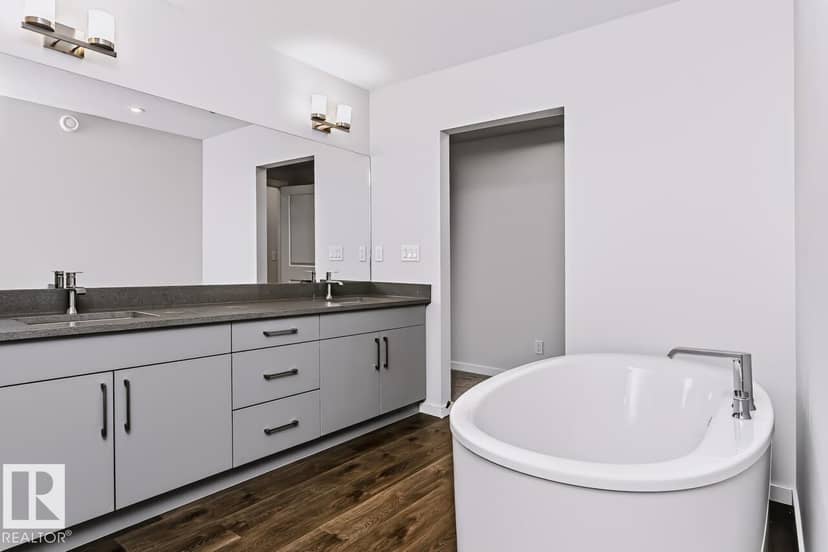 46 Chartres CL — photo 19 of 26
