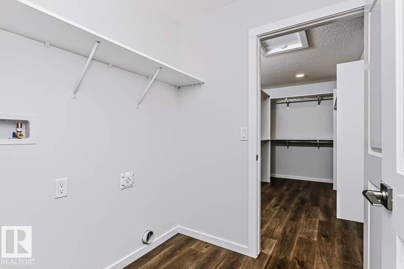 46 Chartres CL — photo 21 of 26