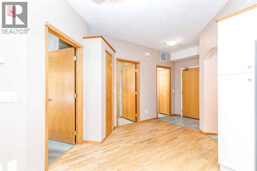 105, 4512 52 Avenue — photo 11 of 34