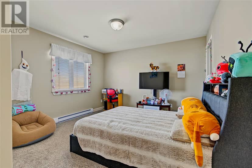 112 Great Eastern Avenue — photo 15 of 37
