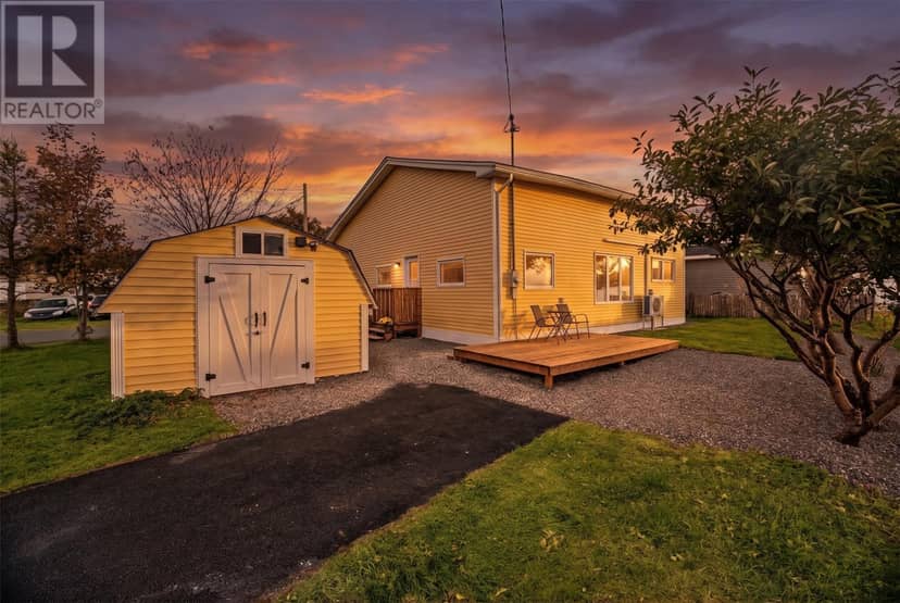 153 Town Circle Road, Pouch Cove, photo 2