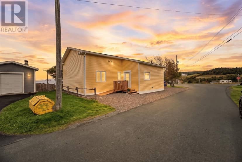 153 Town Circle Road, Pouch Cove, photo 3
