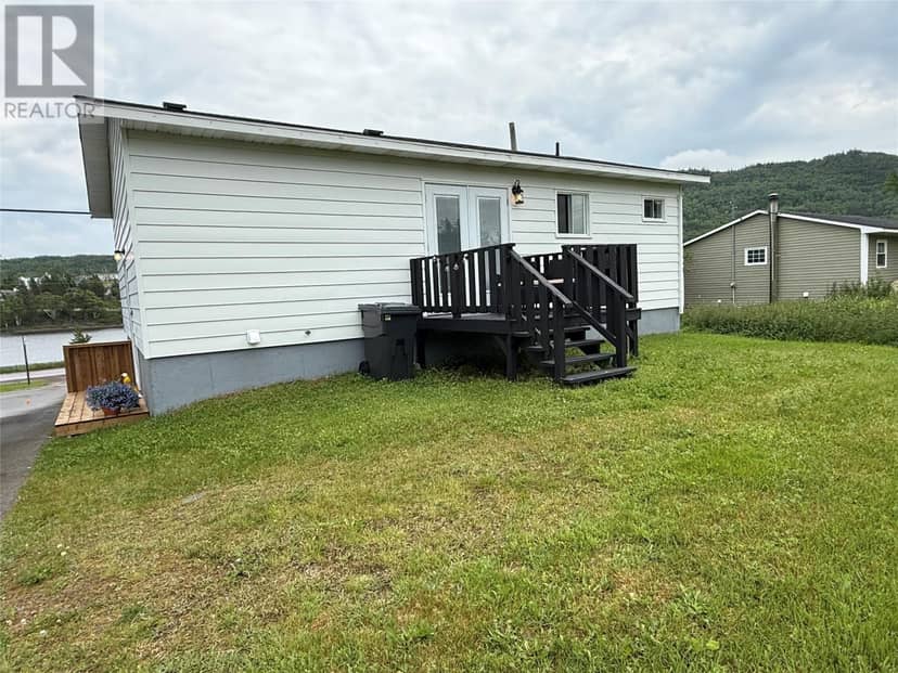 81 Main Street, Point Leamington, photo 3