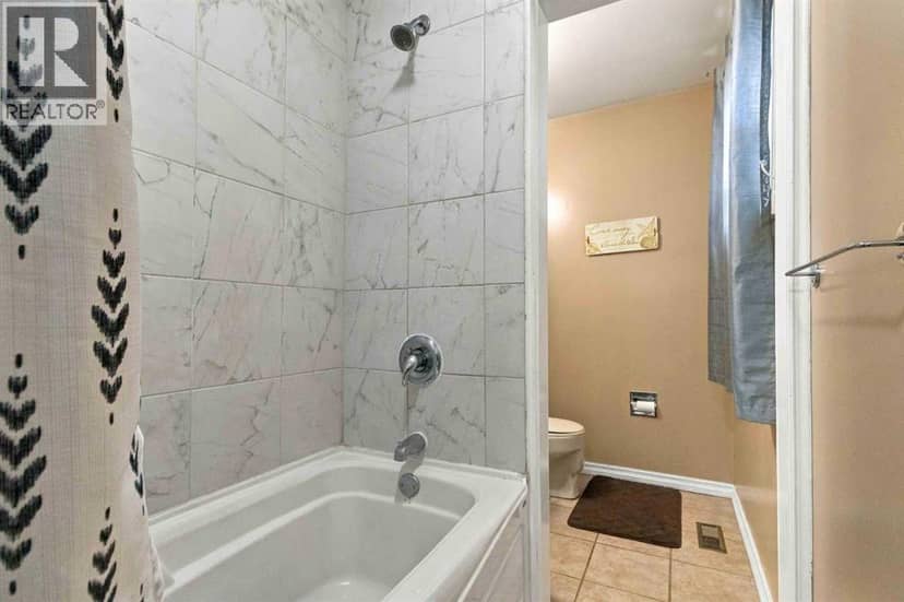 133 Beaumont Crescent — photo 15 of 37