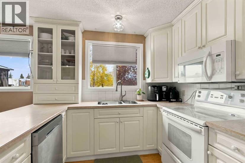 133 Beaumont Crescent — photo 13 of 37