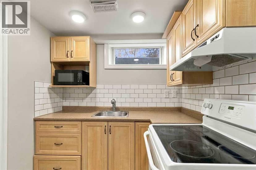 133 Beaumont Crescent — photo 30 of 37