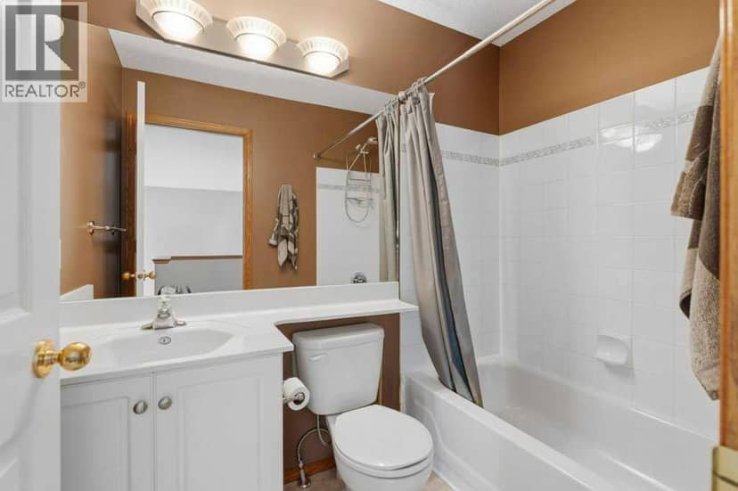 128 Douglas Ridge Close SE — photo 25 of 40