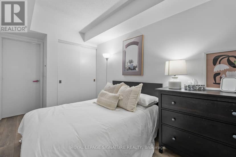 505 - 159 Dundas Street E — photo 21 of 40