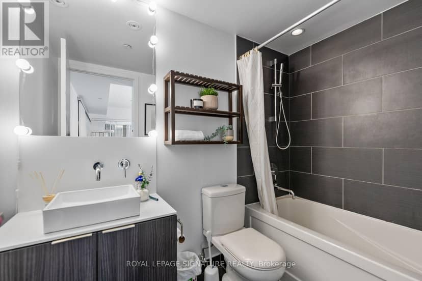 505 - 159 Dundas Street E — photo 19 of 40