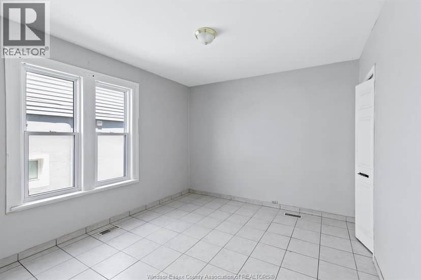906 Elsmere — photo 19 of 38