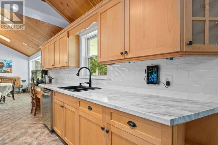 6 Spruce Lane — photo 13 of 40