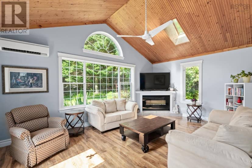 6 Spruce Lane — photo 2 of 40