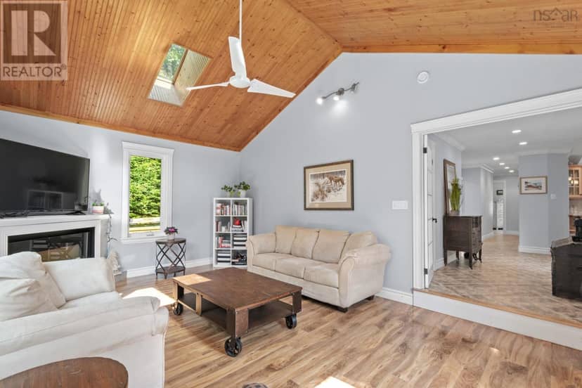 6 Spruce Lane — photo 3 of 40