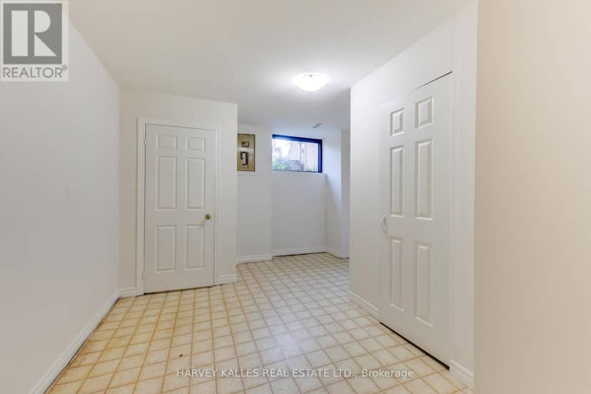 16 St. James Court — photo 26 of 39