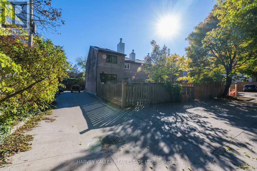 16 St. James Court — photo 34 of 39