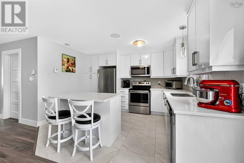 185 Titanium Crescent — photo 12 of 38