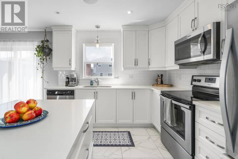 151 Mica Crescent — photo 9 of 40