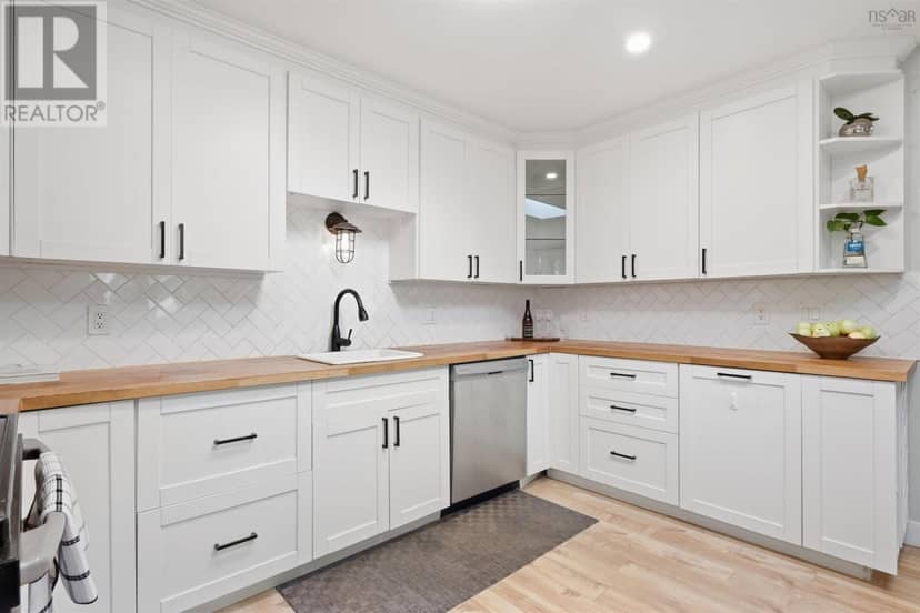15 Micmac Drive — photo 12 of 38