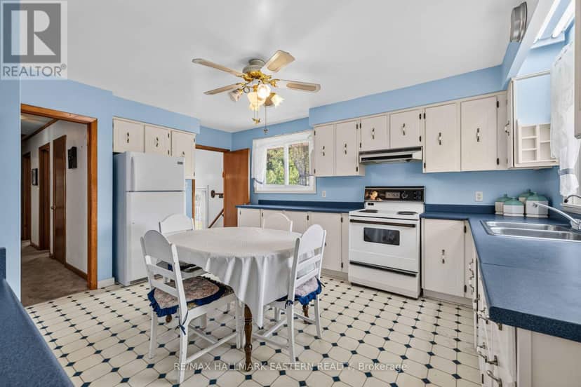 921 Robinson Road — photo 10 of 39