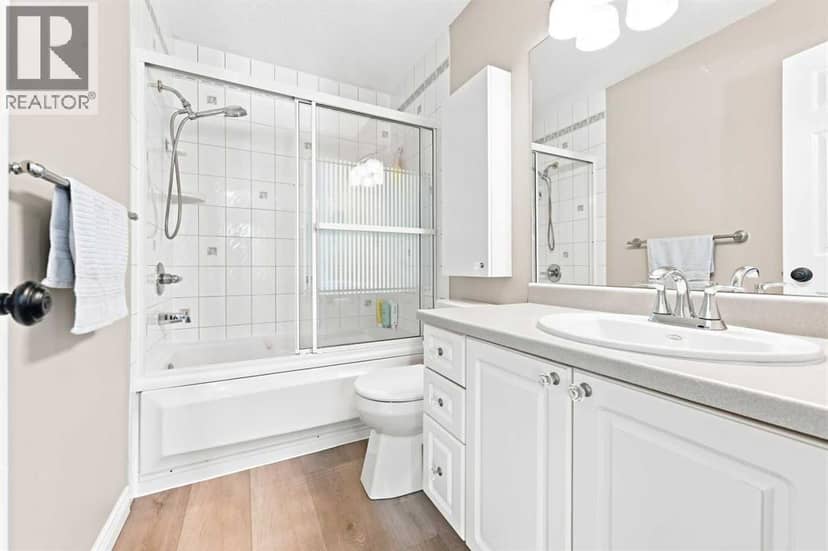 12, 110 10 Avenue NE — photo 18 of 40