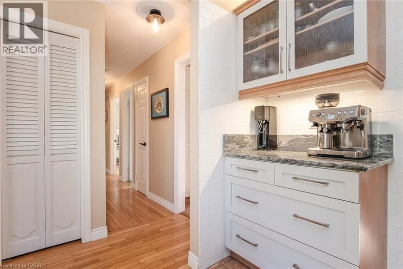 118 WHEATFIELD Crescent — photo 10 of 40