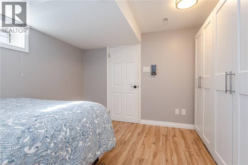 118 WHEATFIELD Crescent — photo 38 of 40