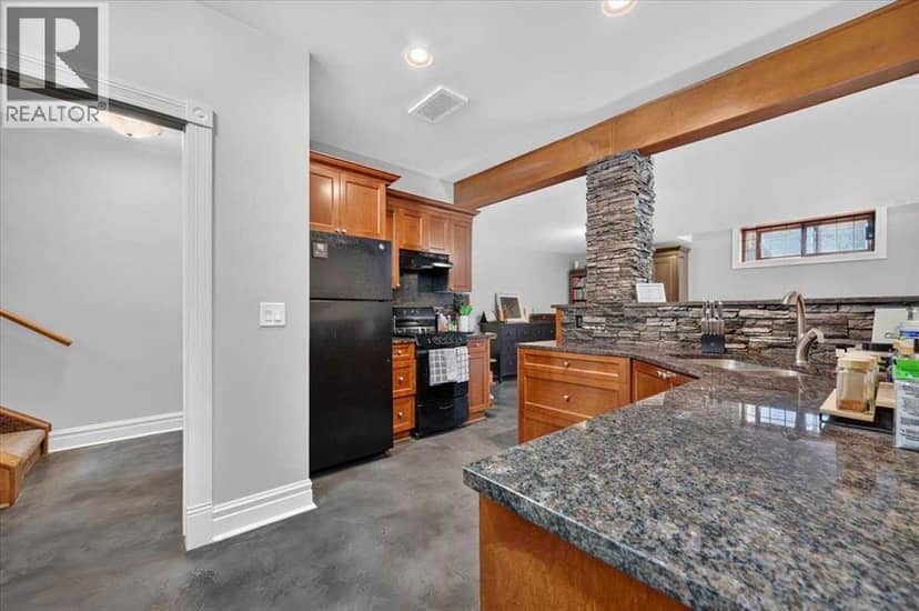 800 8 Street SE — photo 33 of 40
