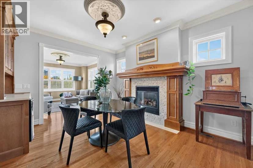 800 8 Street SE — photo 15 of 40