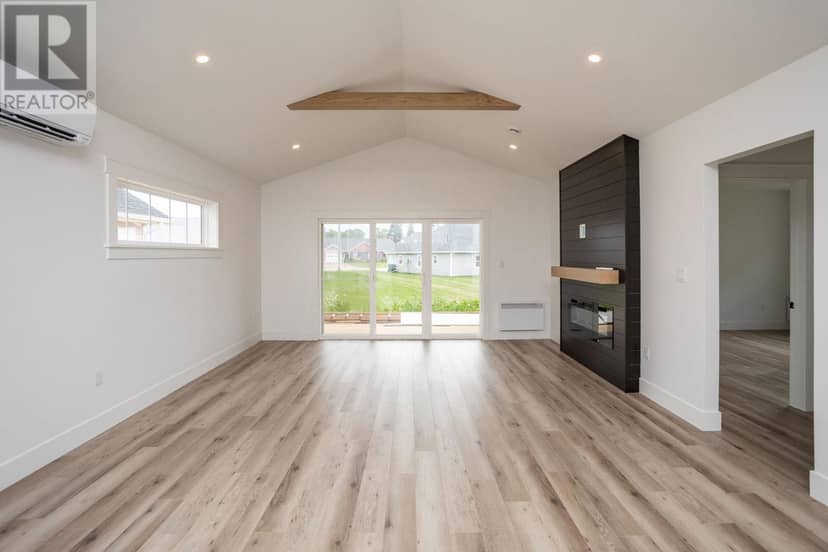 22 Shirley Street — photo 15 of 39