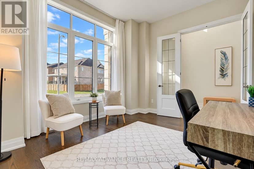 15 Kenneth Campbell Court, Aurora, photo 6
